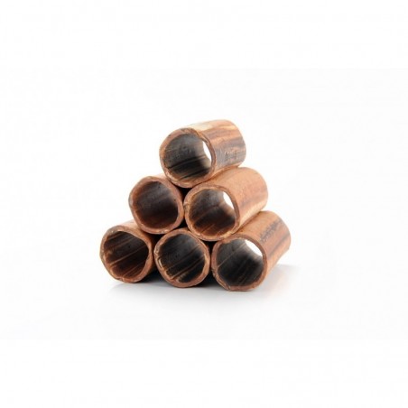 Stack of 6 fish cottage pipes